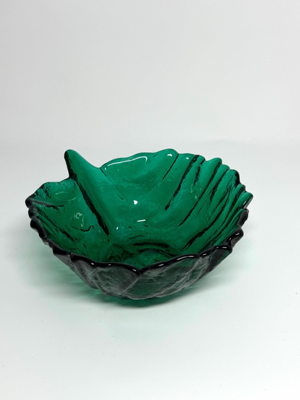 Vintage Blenko Emerald Green Cabbage Lettuce Leaf bowl 6.5”